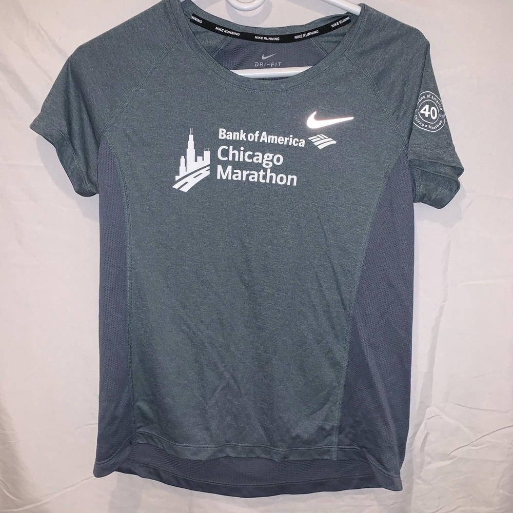 NIKE GREY SHORT SLEEVE DRI FIT